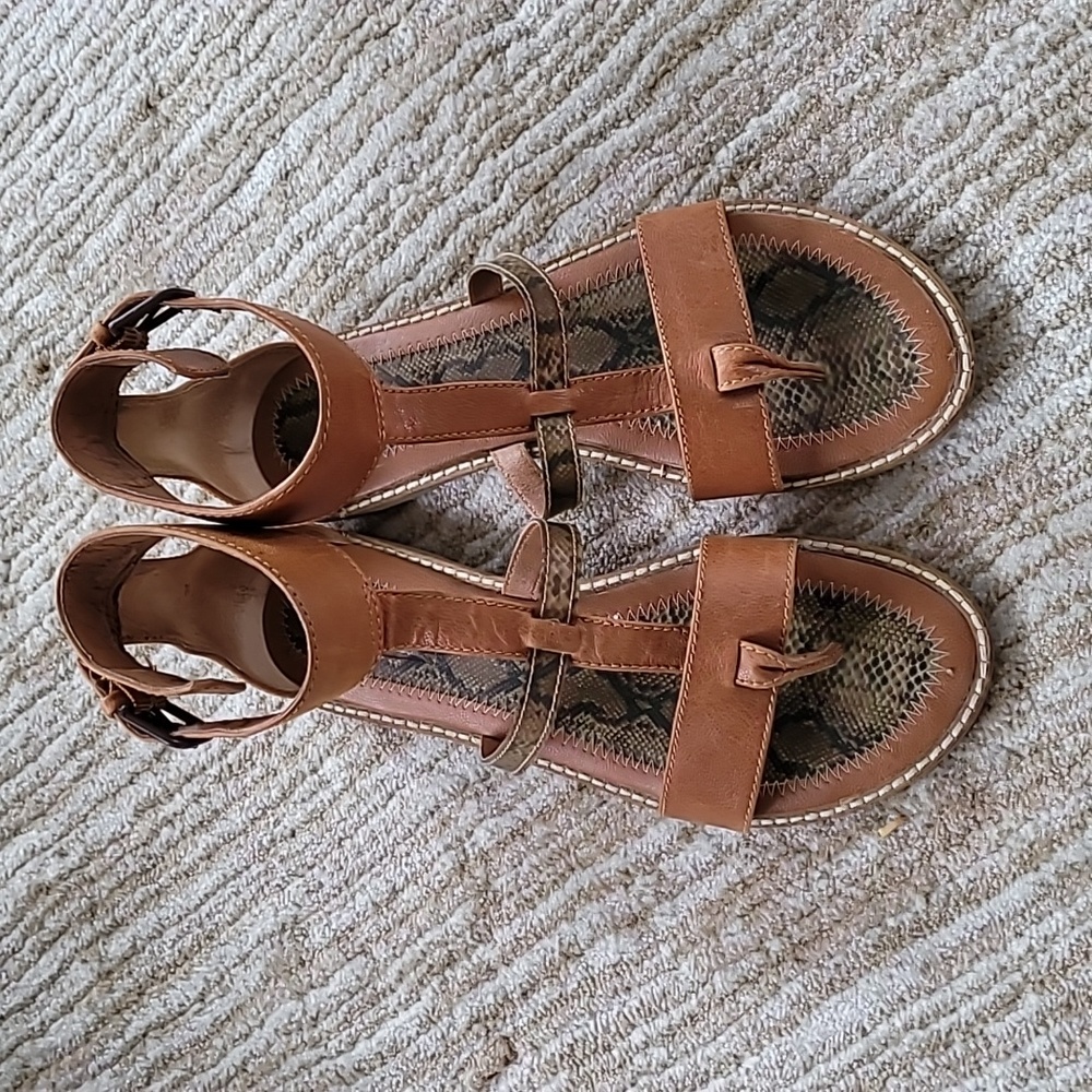 Lucky sandals